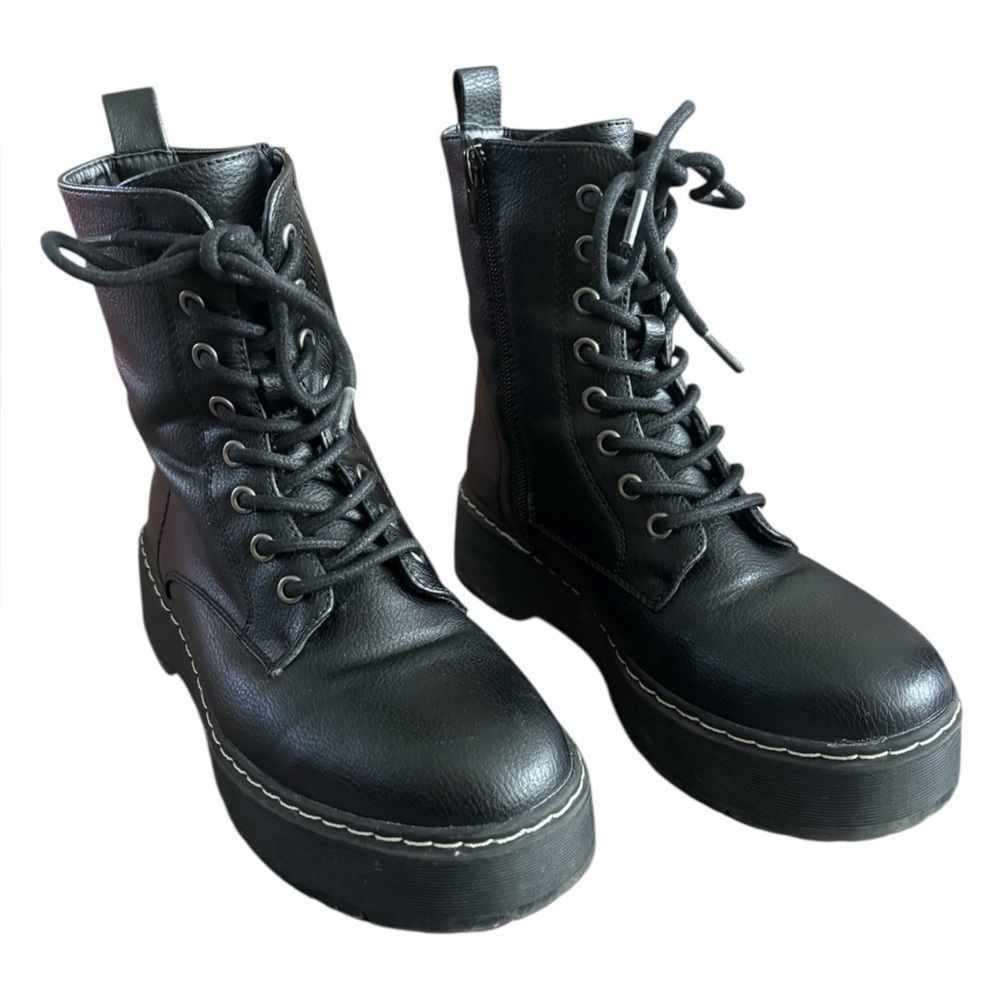 BOLD and Edgy Sincerely Jules Goth Black Combat Boots | Size 7.5